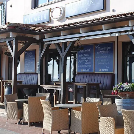 Fewo Strandstrasse - Fuehrt Auf Die Schoene Ostsee-Seebruecke Kuehlungsborn Exterior photo