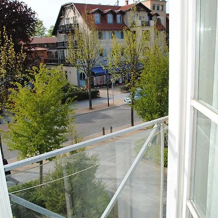 Fewo Strandstrasse - Fuehrt Auf Die Schoene Ostsee-Seebruecke Kuehlungsborn Exterior photo