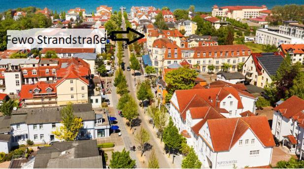 Strandstrasse - Fuehrt Auf Schoene Ostsee-seebruecke Apartment Kuehlungsborn