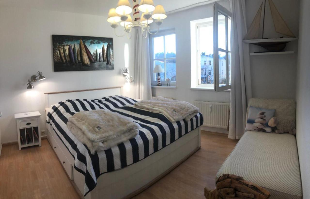 Strandstrasse - Fuehrt Auf Schoene Ostsee-seebruecke Apartment Kuehlungsborn
