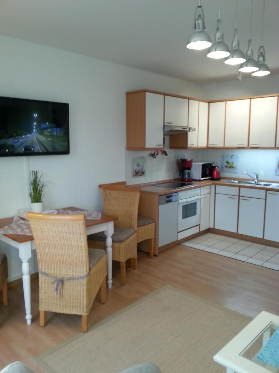 Strandstrasse - Fuehrt Auf Schoene Ostsee-seebruecke Apartment *