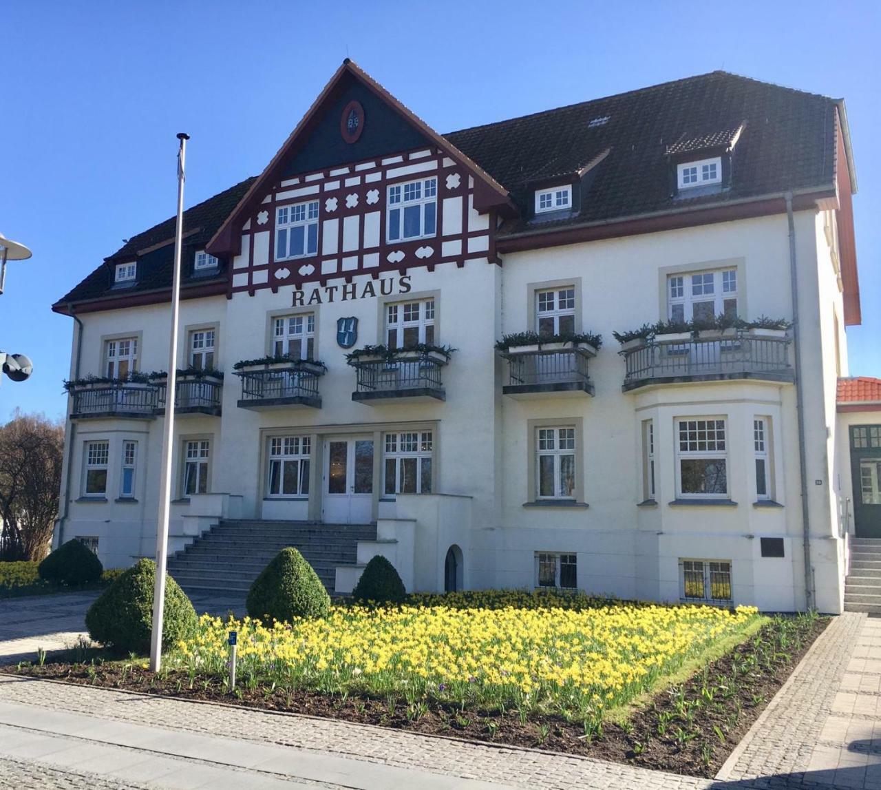 Strandstrasse - Fuehrt Auf Schoene Ostsee-seebruecke Apartment